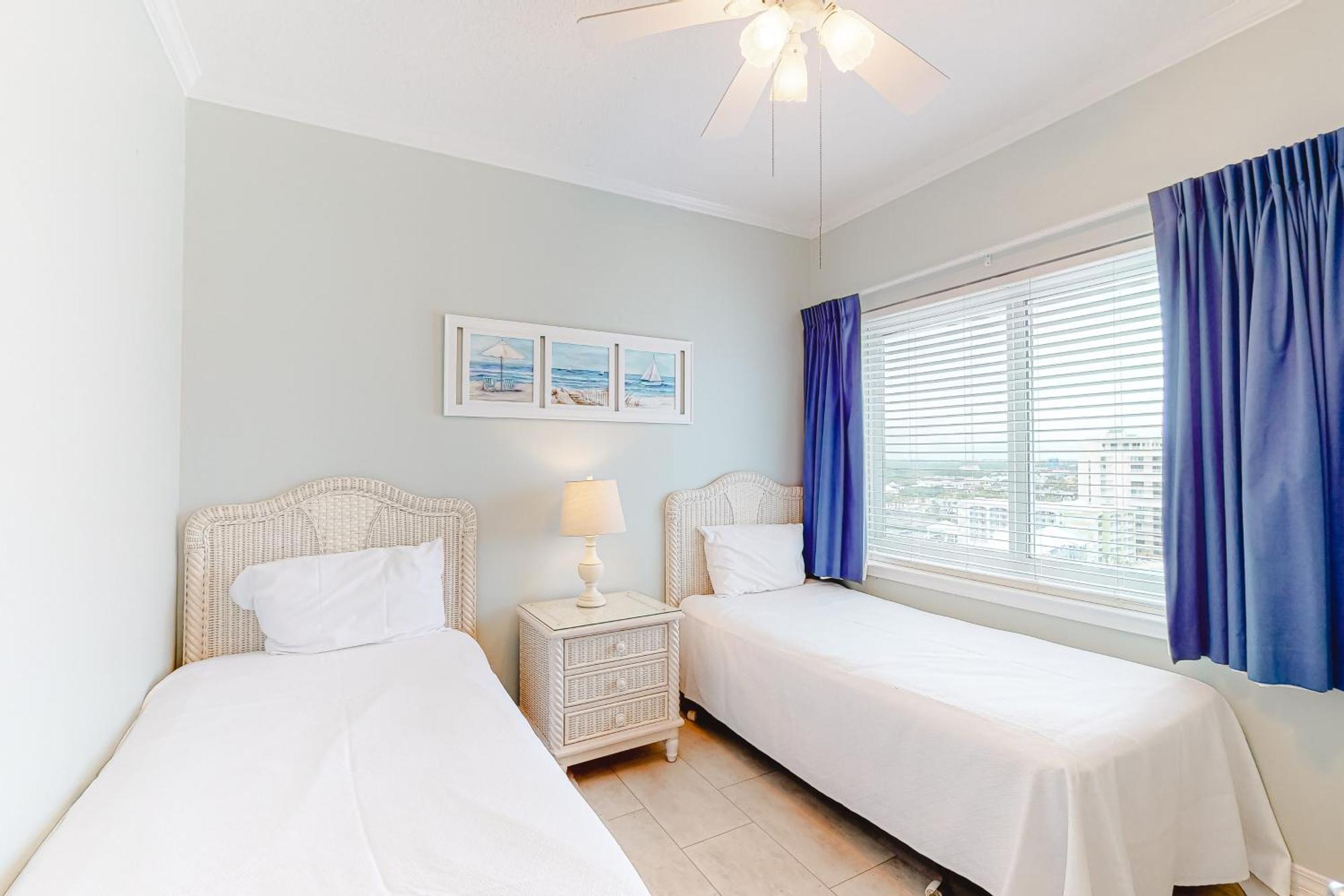 Tradewinds Condos II Orange Beach Room photo